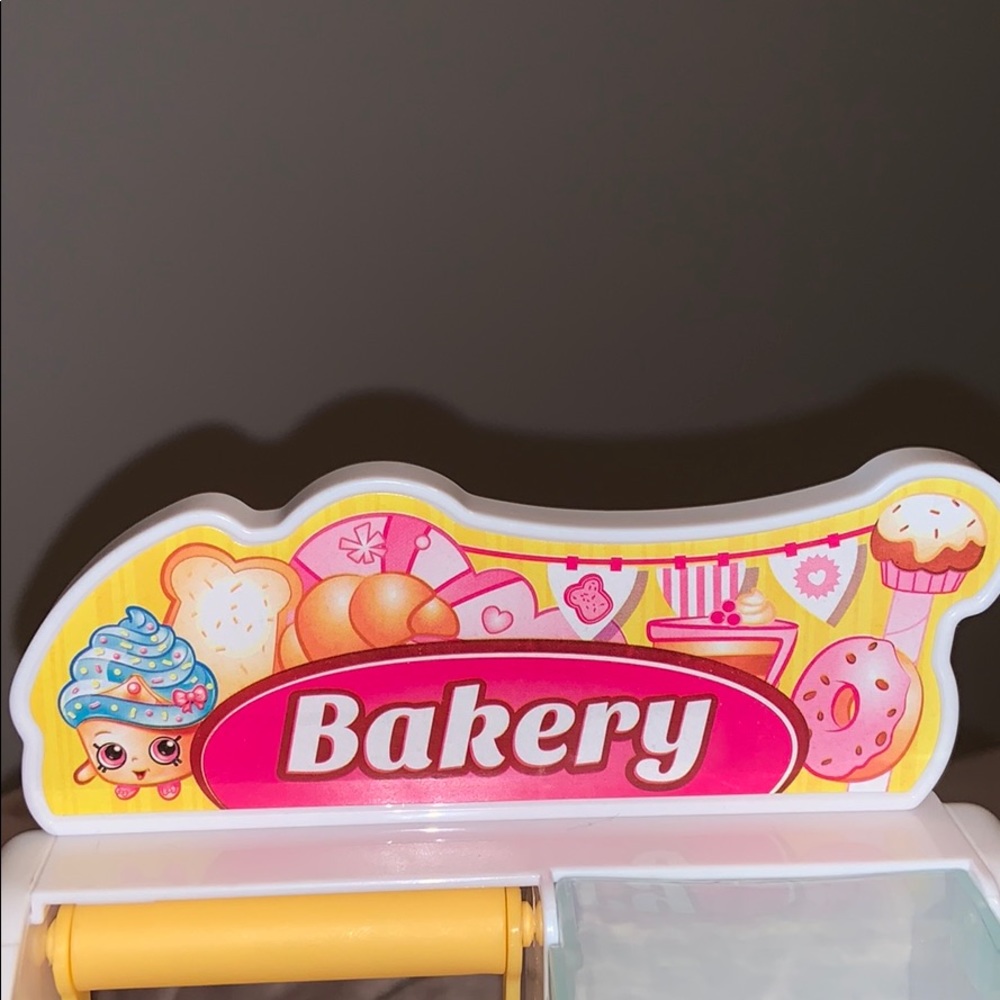 shopkins - Picture 2 of 4